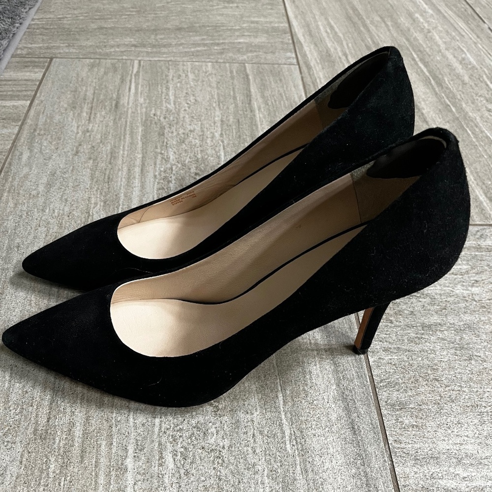 COLE HAAN BLACK SUEDE PUMPS